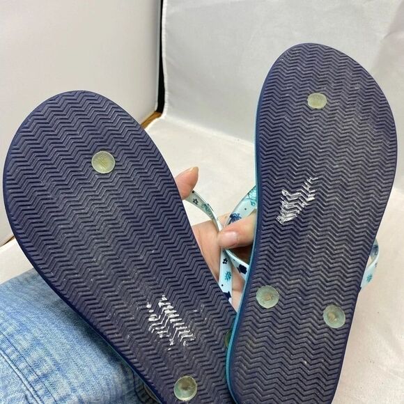 Vera Bradley flip flops seashell turtle 7/8 - Picture 4 of 5